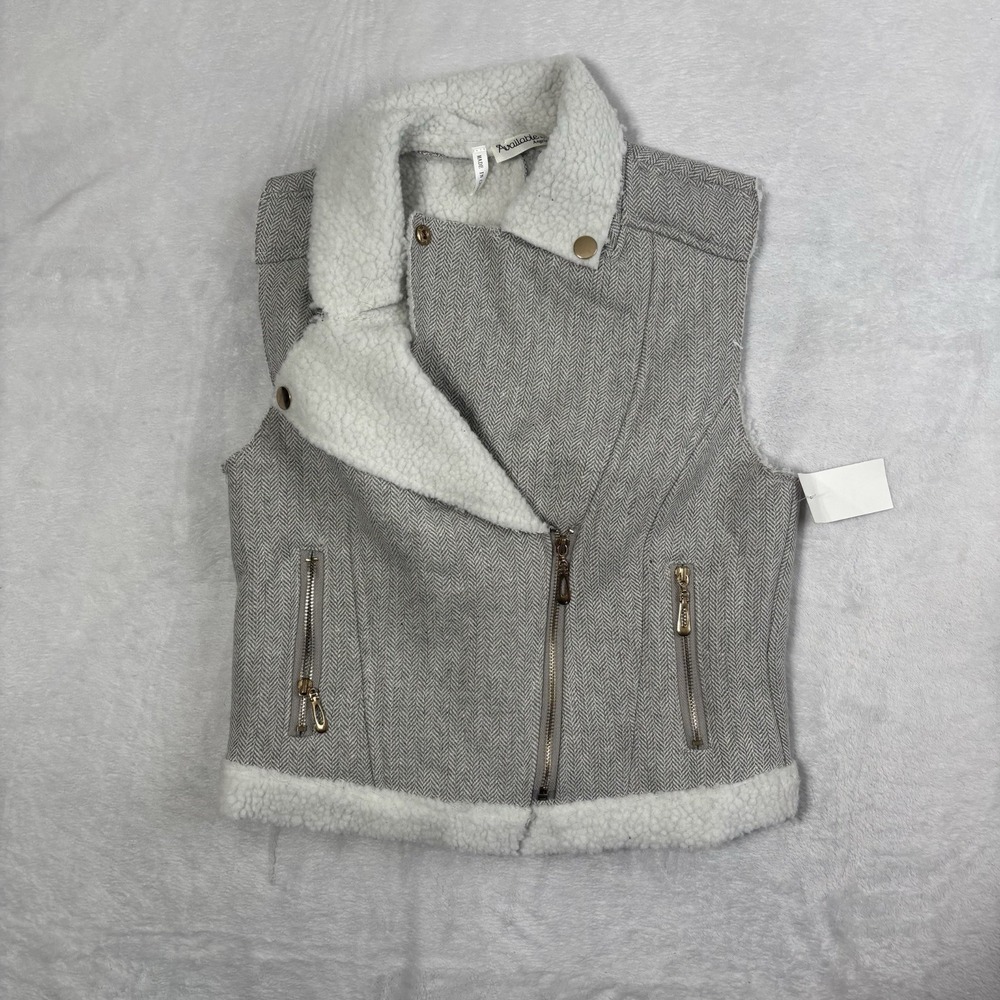 Available Angela Fashion Grey‎ Sherpa Faux Fur Vest Juniors Girls Medium